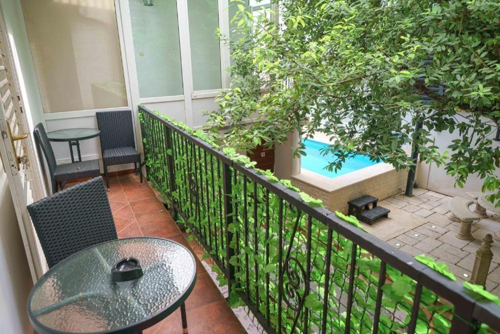 Heritage Residence In Center With Pool- Apartments ヴォディツェ エクステリア 写真
