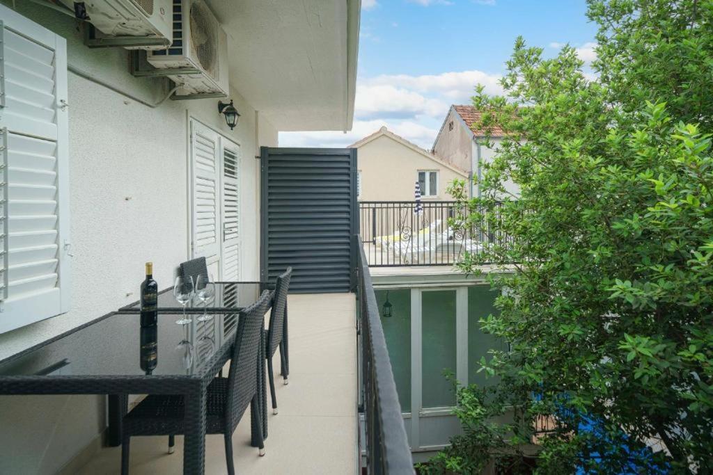 Heritage Residence In Center With Pool- Apartments ヴォディツェ エクステリア 写真