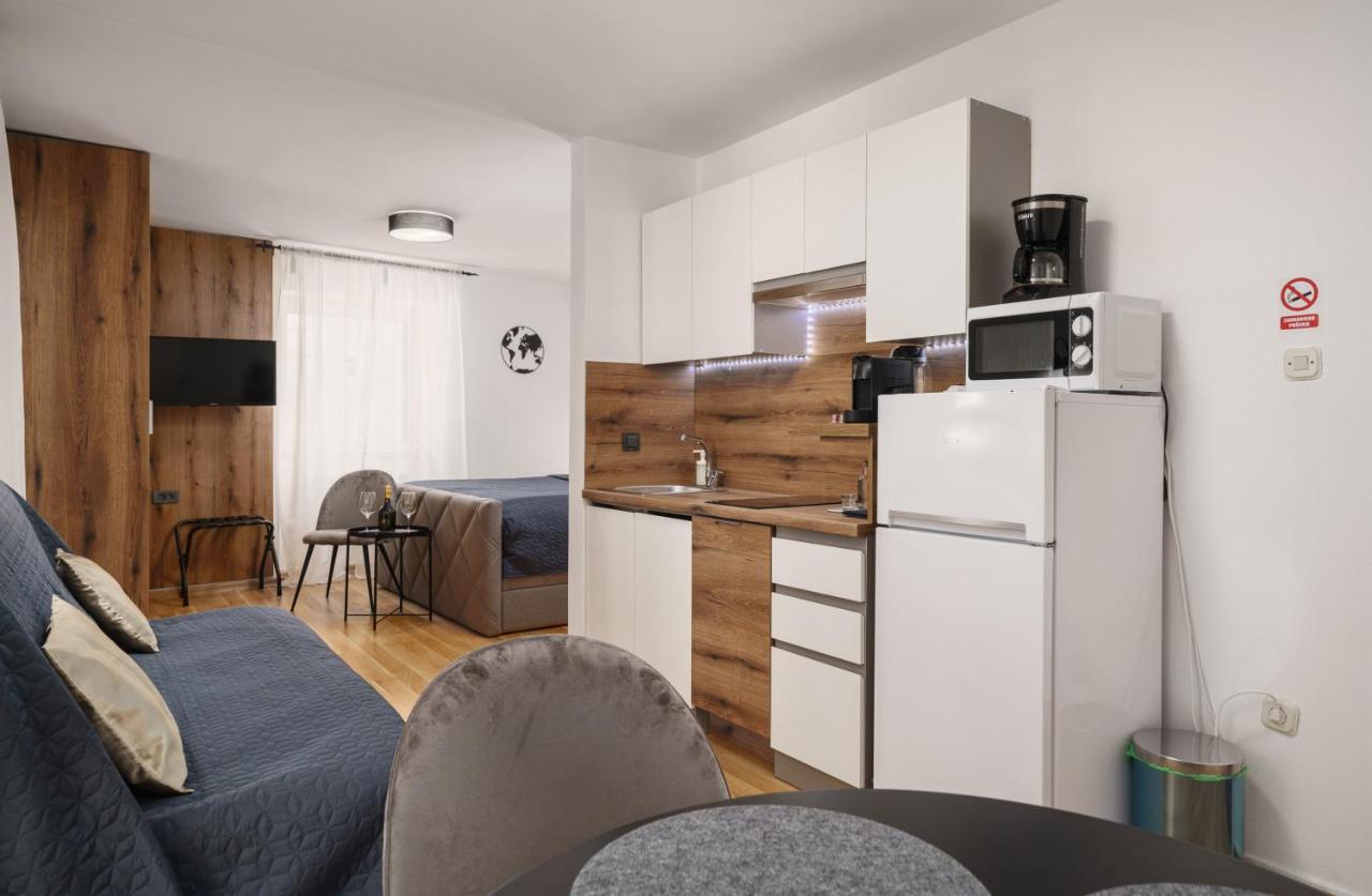 Heritage Residence In Center With Pool- Apartments ヴォディツェ エクステリア 写真