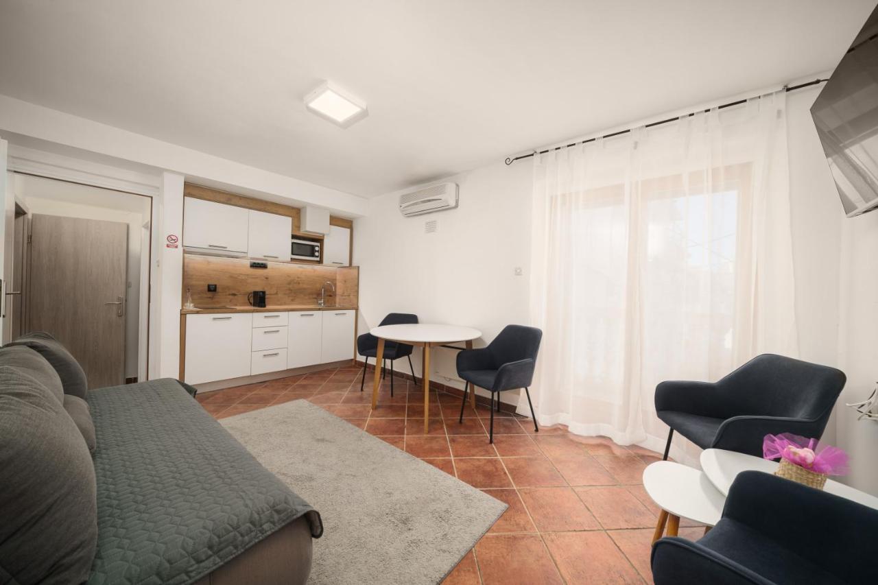 Heritage Residence In Center With Pool- Apartments ヴォディツェ エクステリア 写真